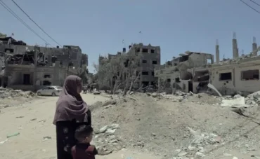 الأنقاض في شوارع غزة